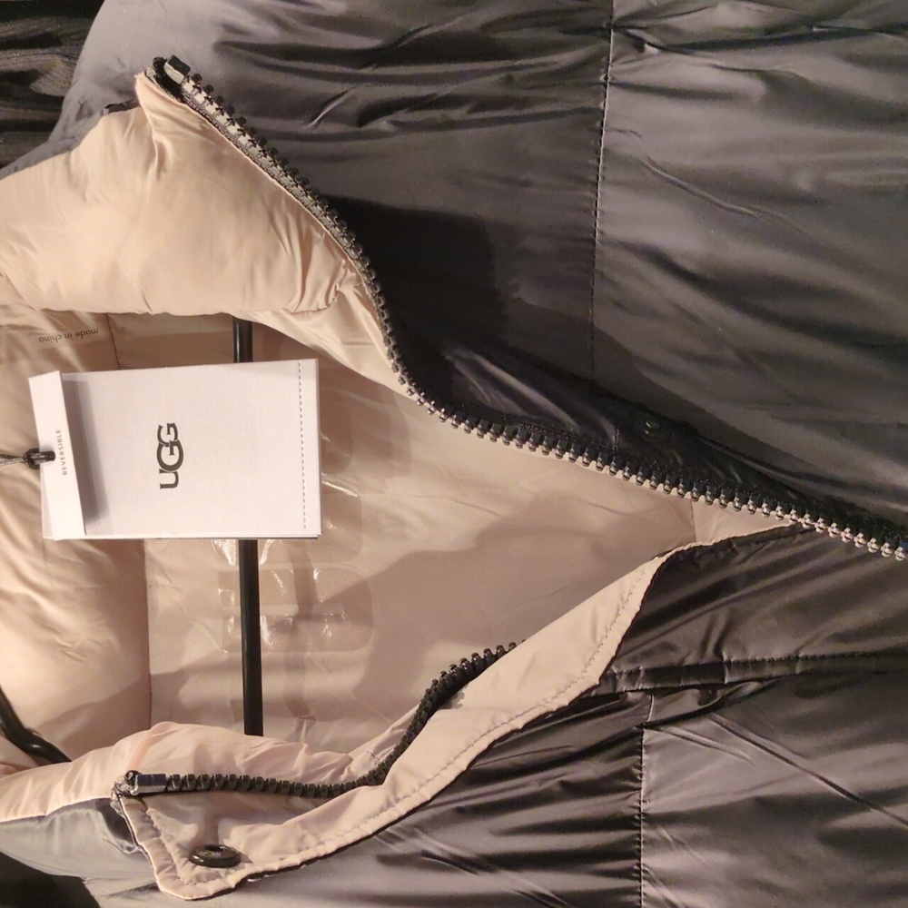 UGG oversized vest. SUPER Cute !